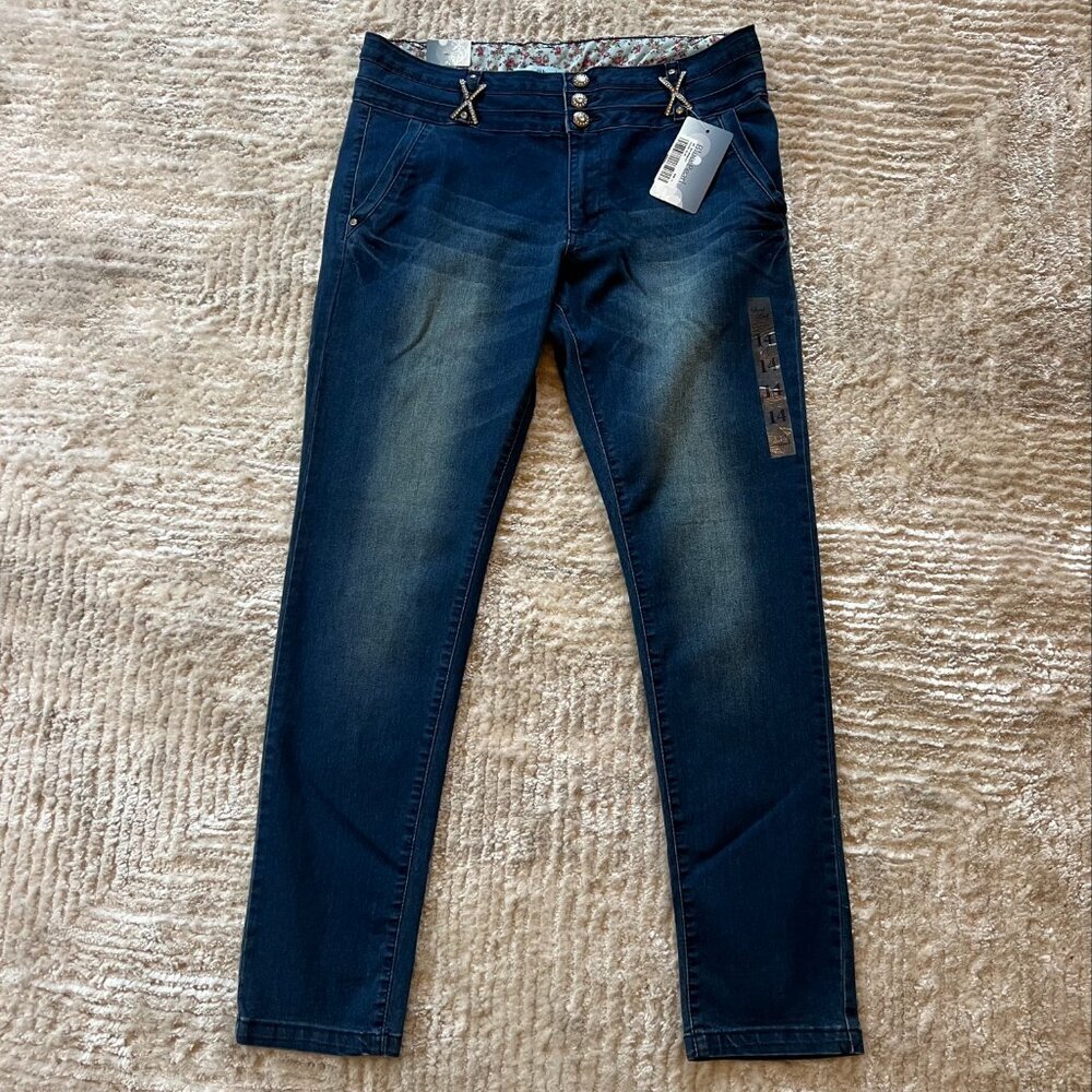 NWT Plus Size Denim stretch Jeans with Rhinestones accent